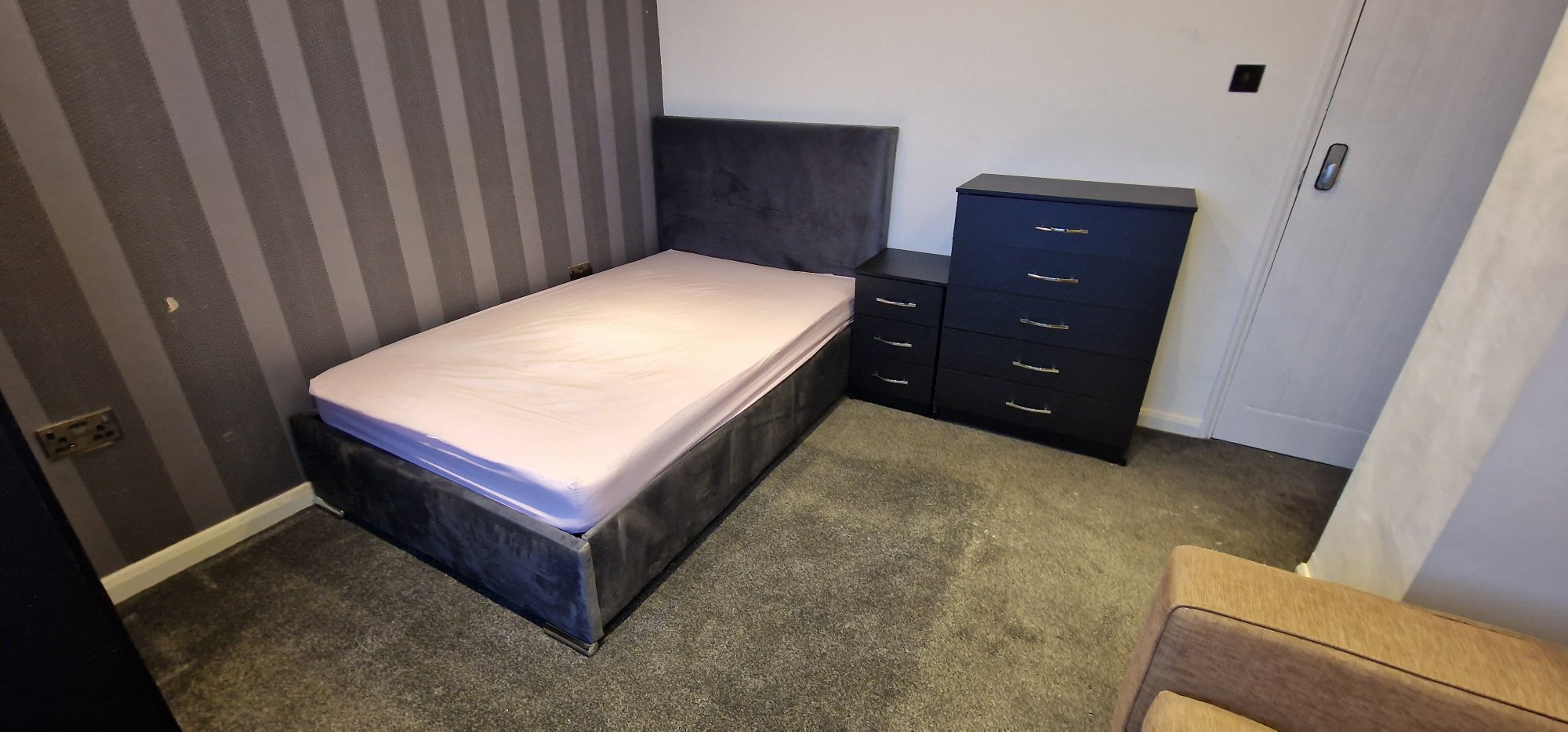 Smart double room in Rednal photo 3