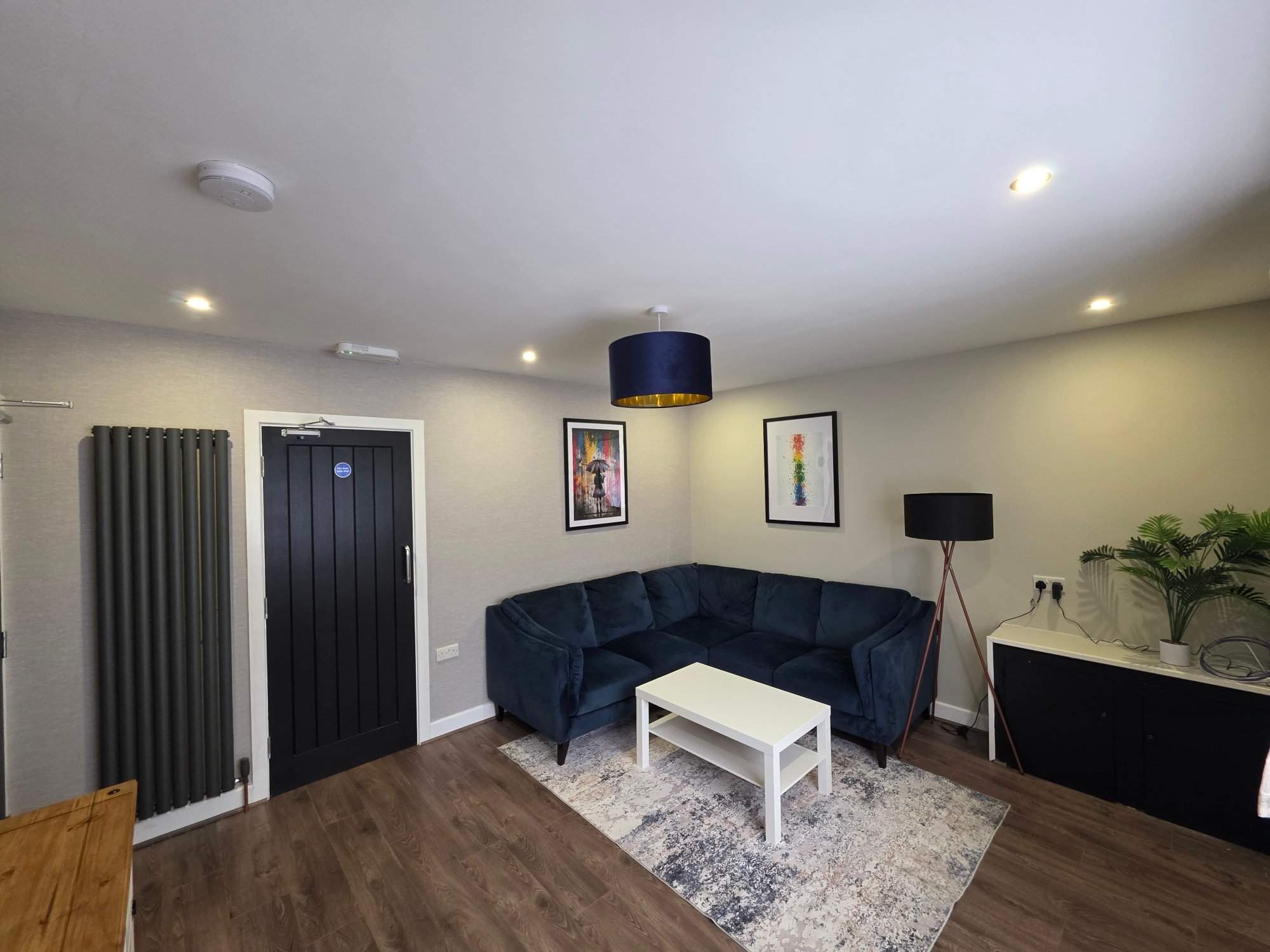 Stunning Women Only House Available photo 1