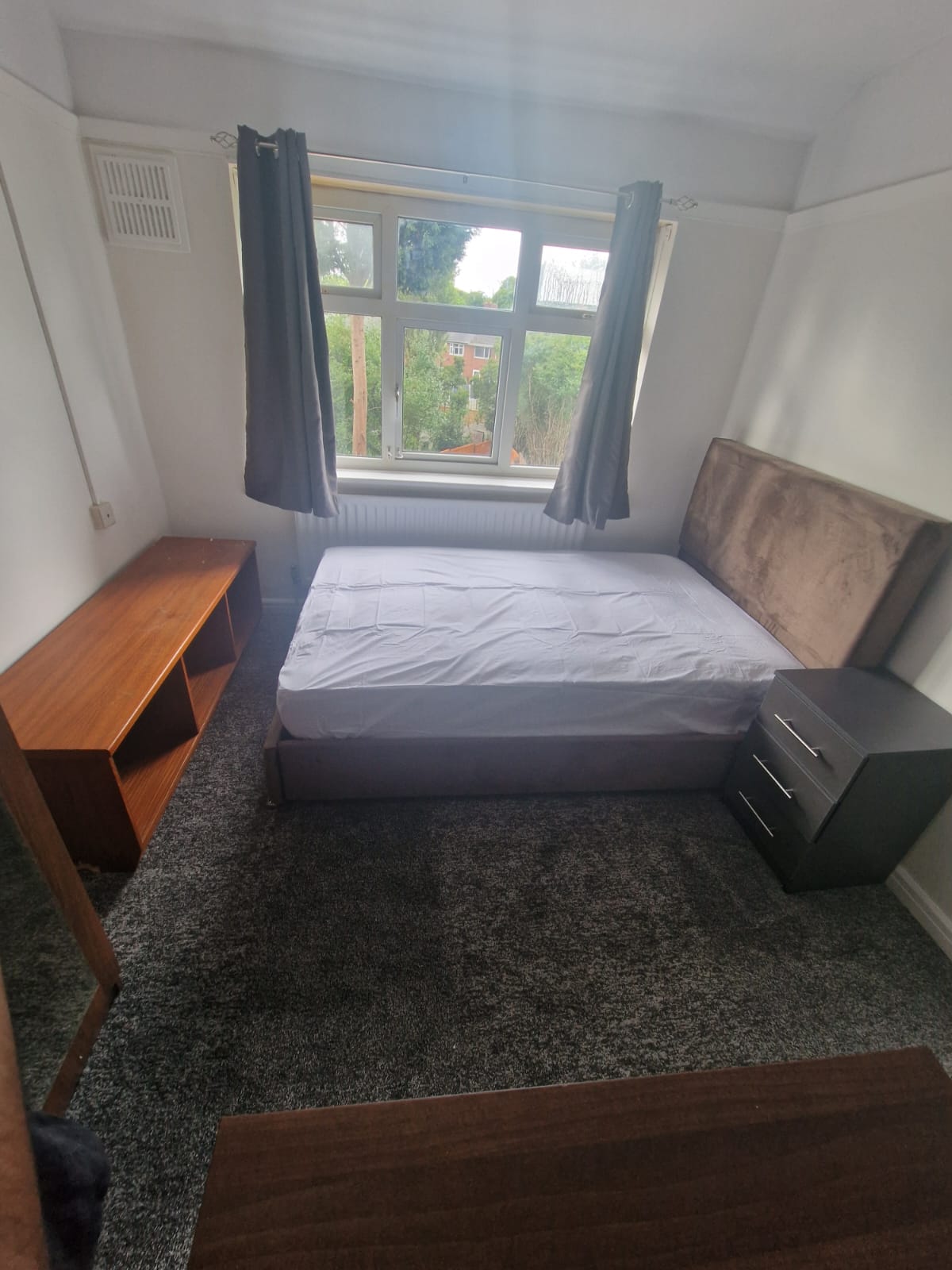 Double room with garden and open plan living, Rednal photo 3